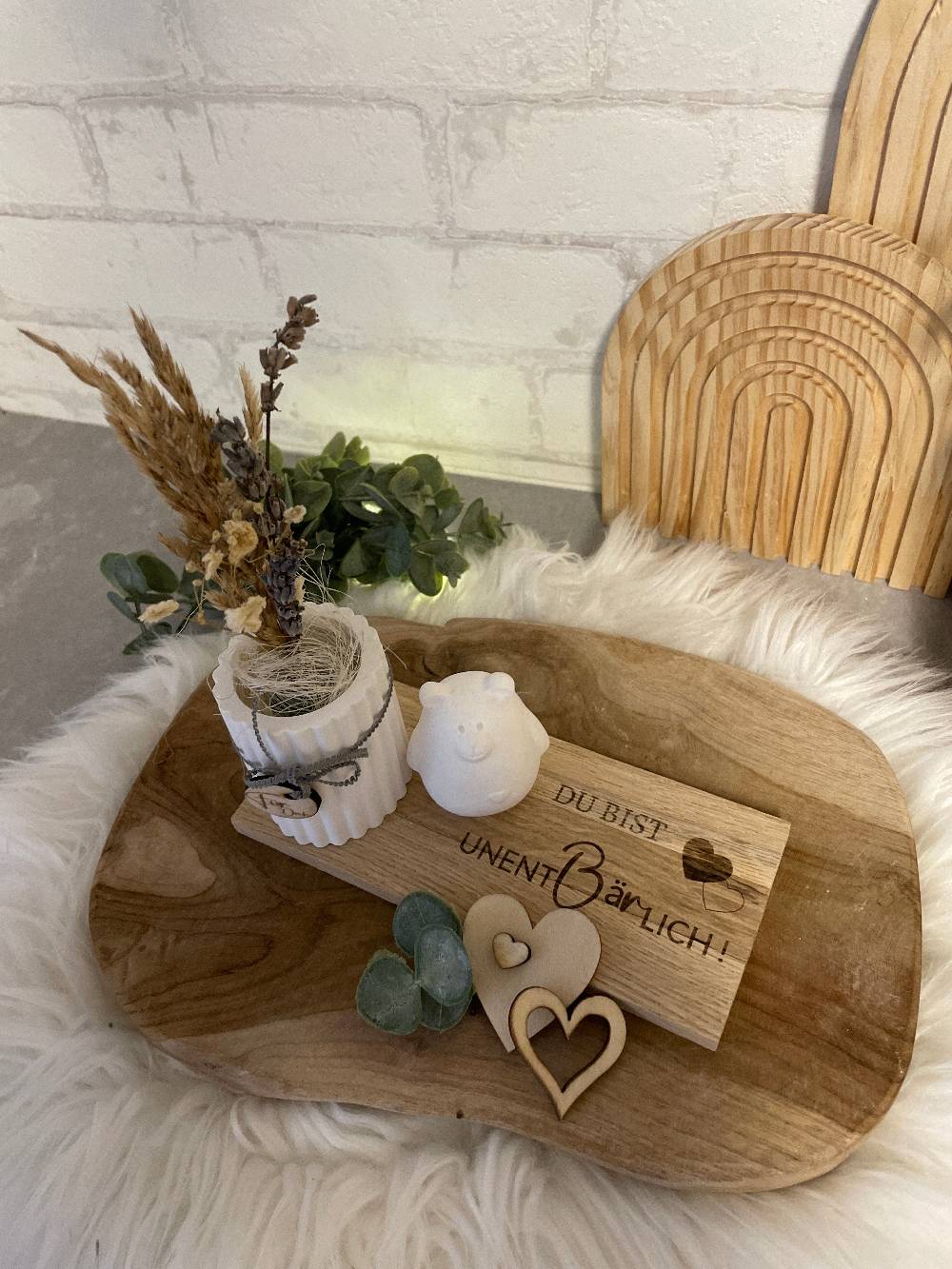 KB Socken Vase mit Bär auf Holztablett, Trockenblumen, Gravur, " Du bist unentbärlich," Geschenk Frau, Mitbringsel, Geschenke aus Holz und Keraflott Flash Sale