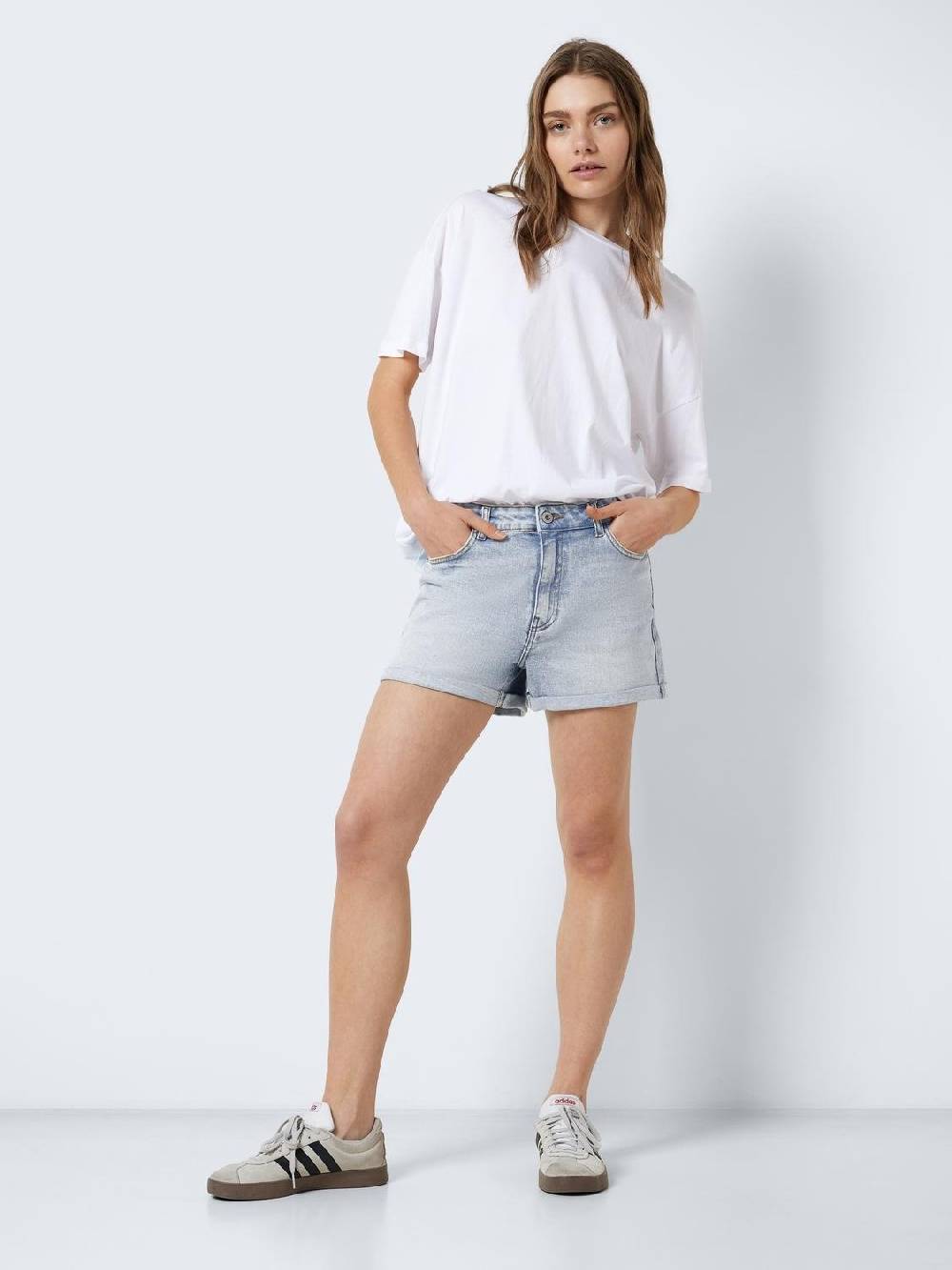 NOISY MAY NMMONI HW SHORTS AZ360 BL NOOS LIGHT BLUE DENIM Tägliche Deals