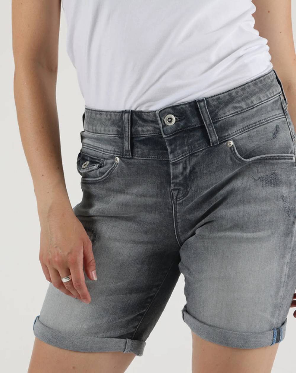 M.O.D BETTINA SHORTS SP24-2057 (albama grey 1986) Letzte 2 Tage