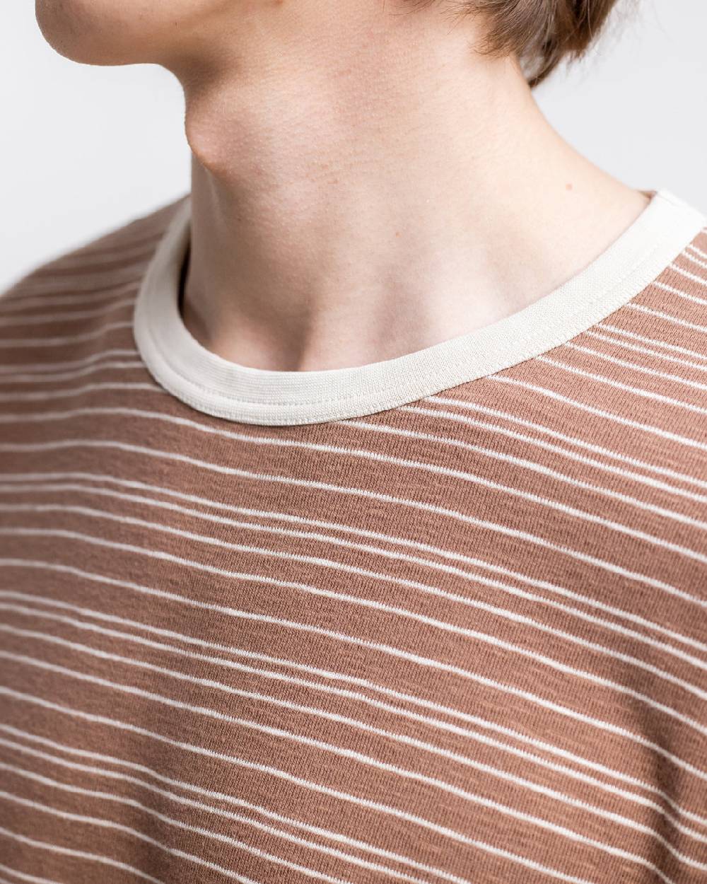 Rotholz Gestreiftes T-Shirt Braun Letzte 2 Tage