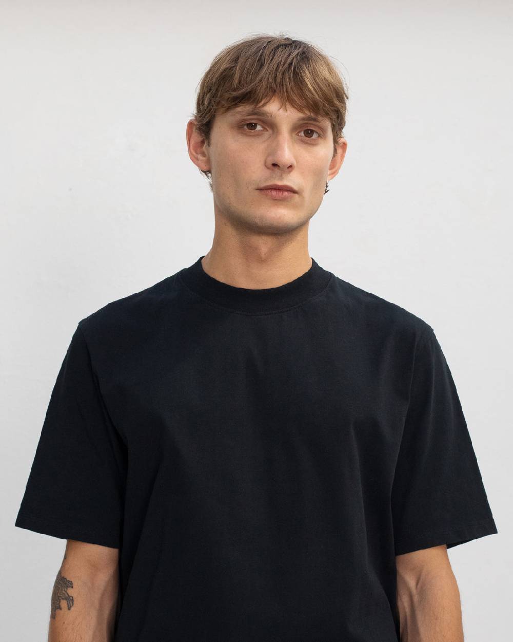 Rotholz Basic T-Shirt mit breitem Kragen Bio Baumwolle - Schwarz Top Angebot