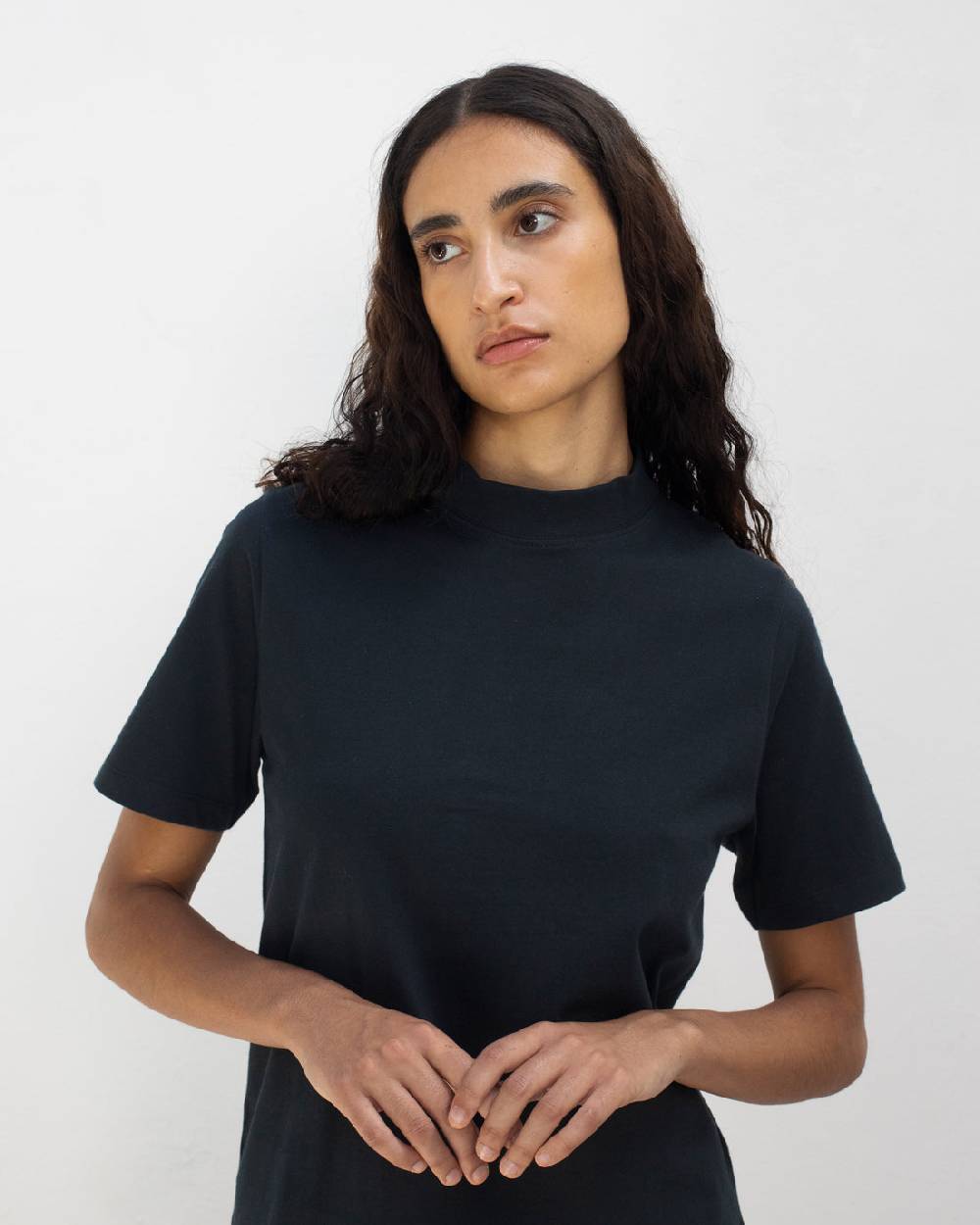 Rotholz Basic T-Shirt mit breitem Kragen Bio Baumwolle - Schwarz Begrenzte Freigabe