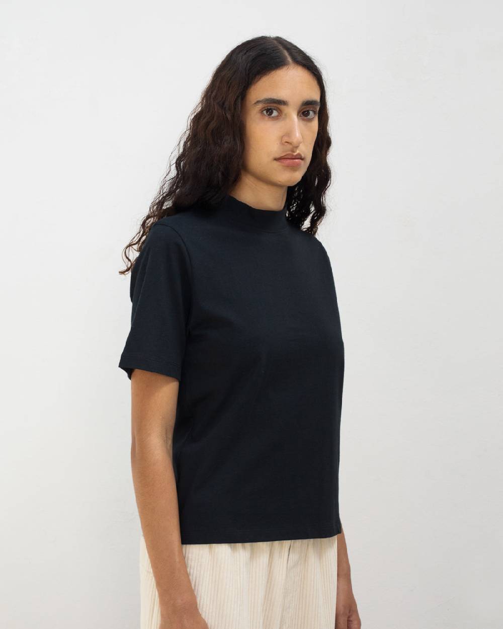Rotholz Basic T-Shirt mit breitem Kragen Bio Baumwolle - Schwarz Begrenzte Freigabe