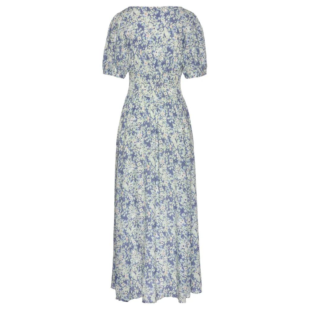 Buffalo Maxikleid mit zartem Blumendruck und V-Ausschnitt Sommerkleid Strandkleid Letzte 3 Tage