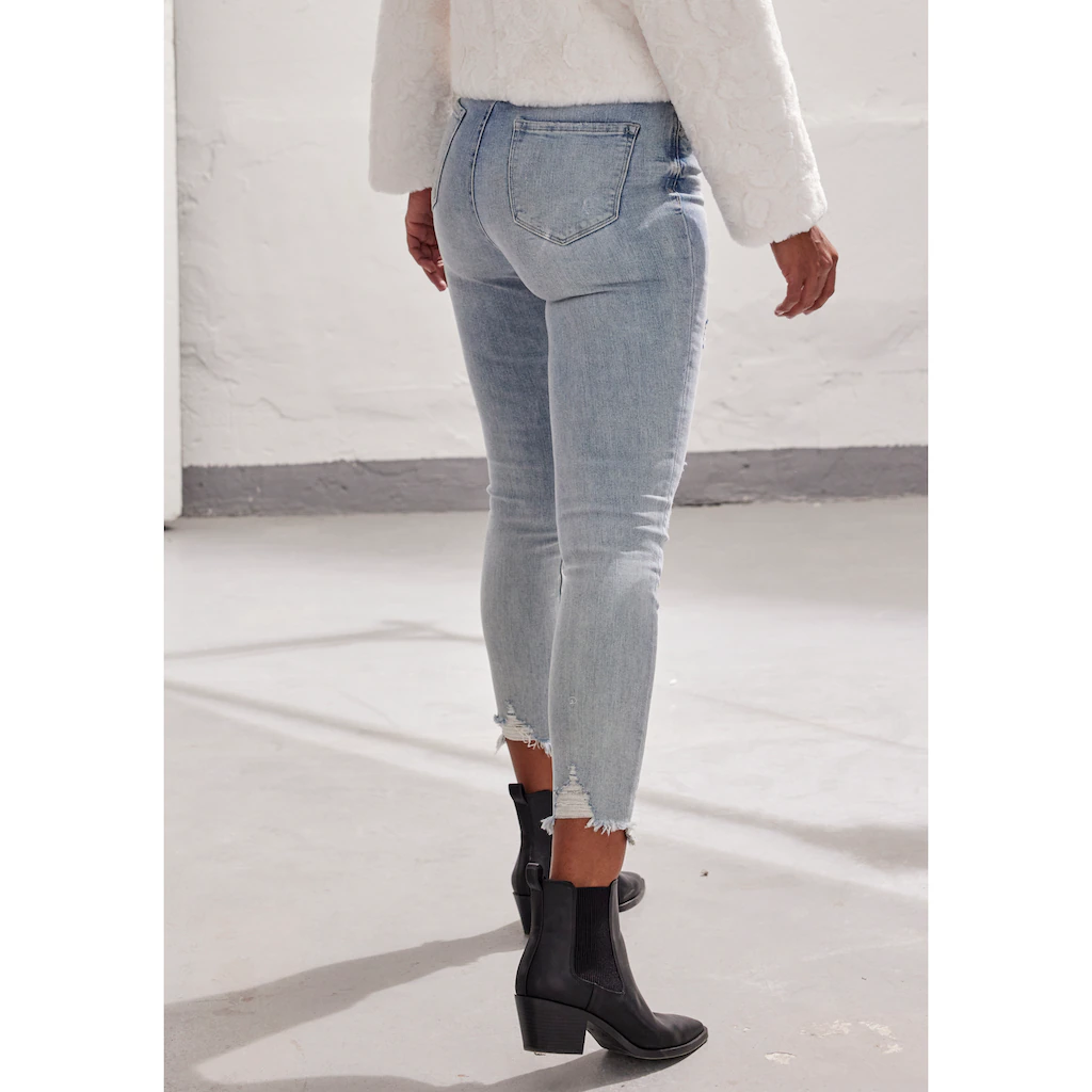 Buffalo Destroyed-Jeans mit ausgefranstem Beinabschluss und Stretchanteil schmale Passform Wochenangebot