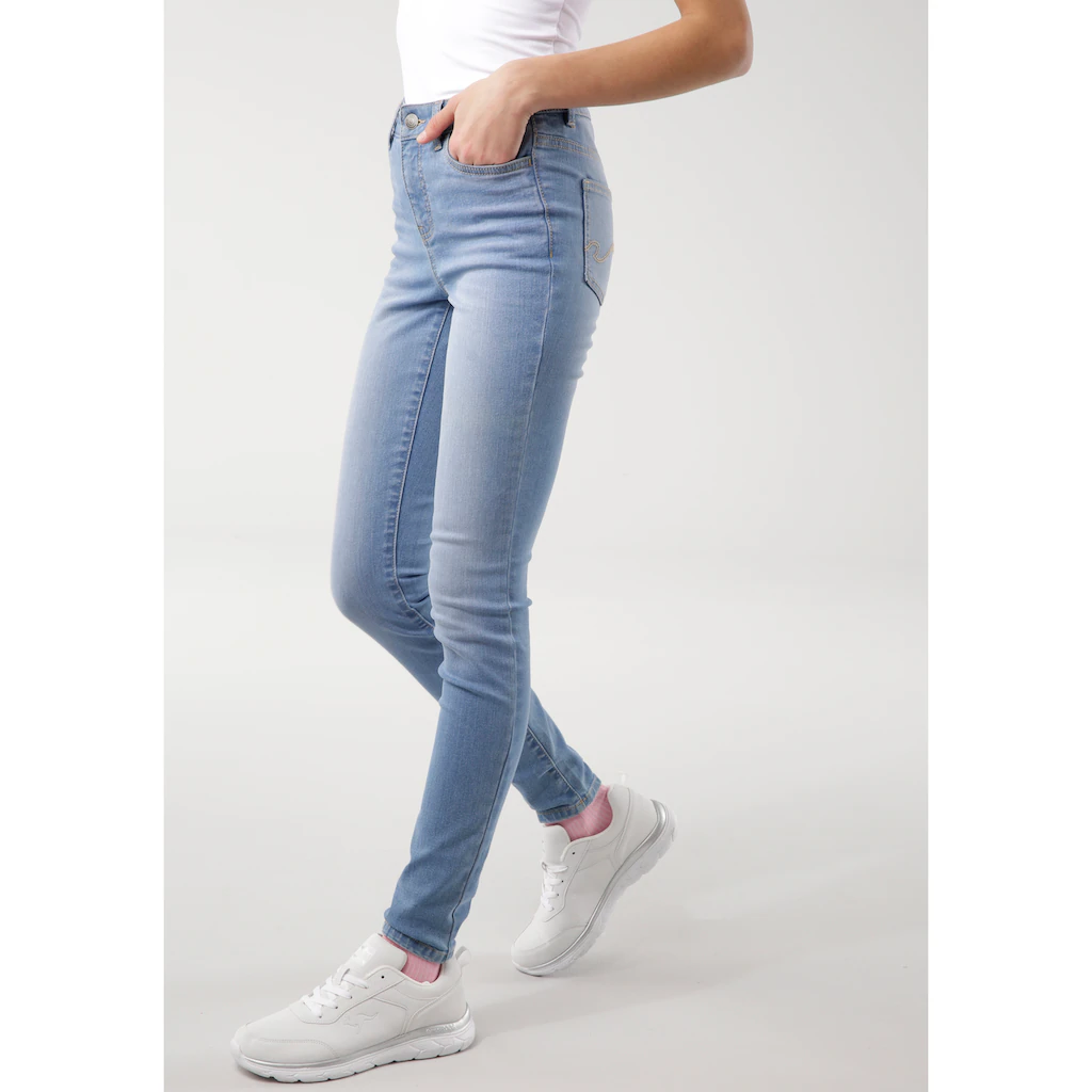KangaROOS 5-Pocket-Jeans »SUPER SKINNY HIGH RISE« knöchellang mit Used-Optik hohe Leibhöhe Weihnachtsangebot